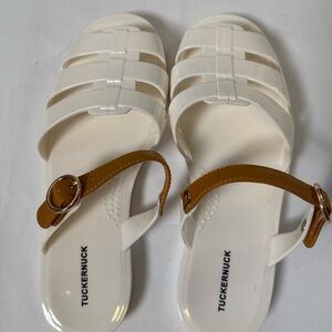 Tuckernuck White Jelly Sandals Tan Buckle Strap Slip-On Summer Shoes